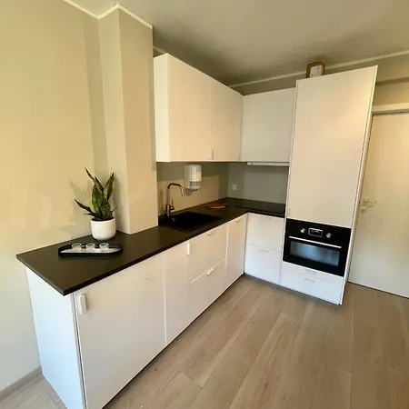 Apartment Modern Only 5 Minutes From Centre *